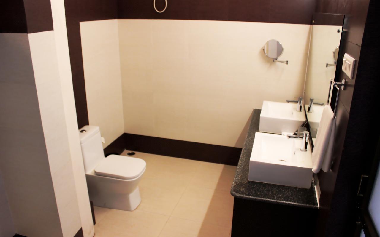 Hotel Grand Tizu Dimapur Bagian luar foto