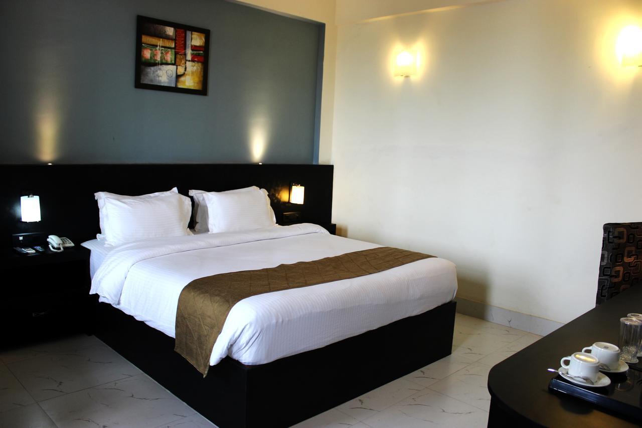 Hotel Grand Tizu Dimapur Bagian luar foto